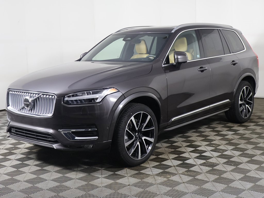 Used 2024 Volvo XC90 B6 Ultimate w/ Protection Package Premier image 13