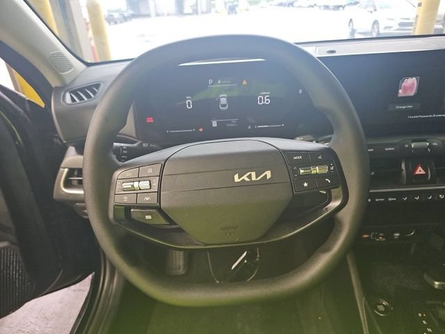 Used 2025 Kia K4 FWD image 11