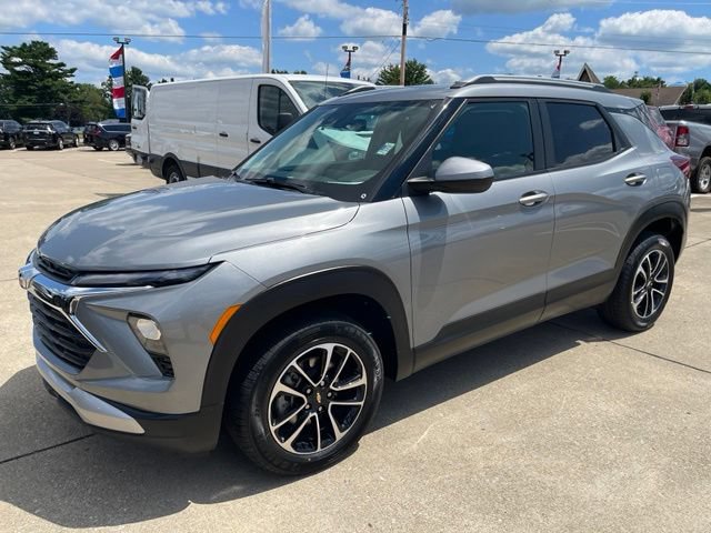 Certified 2024 Chevrolet TrailBlazer LT AWD/4WD image 2