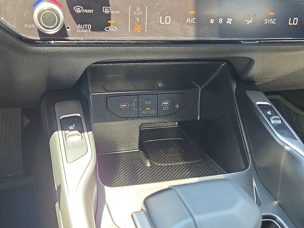 Used 2025 Kia Sorento S w/ Panoramic Sunroof Package FWD image 29