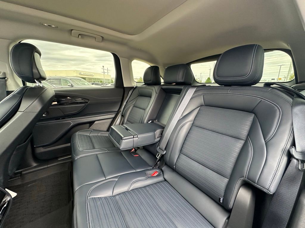 Used 2025 Lincoln Nautilus Reserve image 24