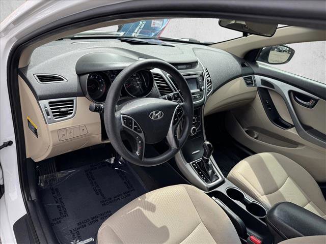 Used 2016 Hyundai Elantra SE w/ Option Group 02 FWD image 11