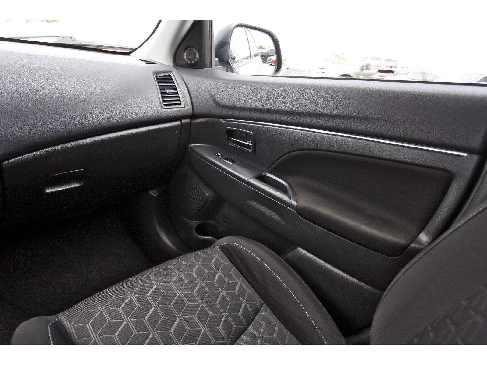Used 2022 Mitsubishi Outlander Sport ES FWD image 13