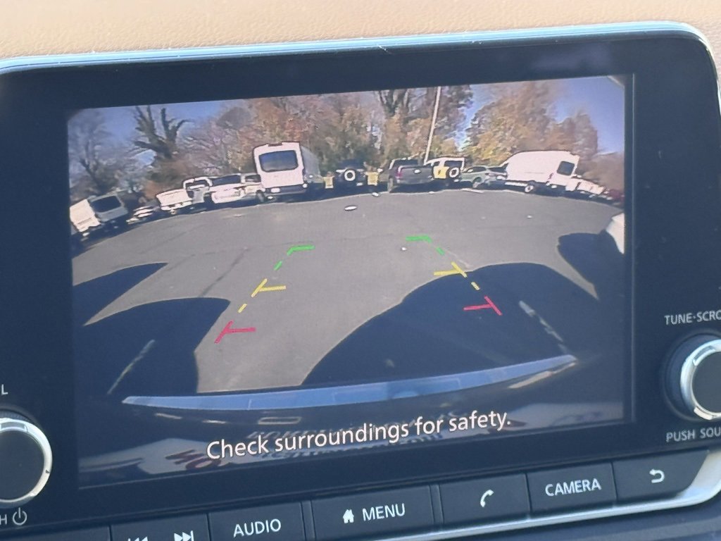 Used 2022 Nissan Rogue SV image 10