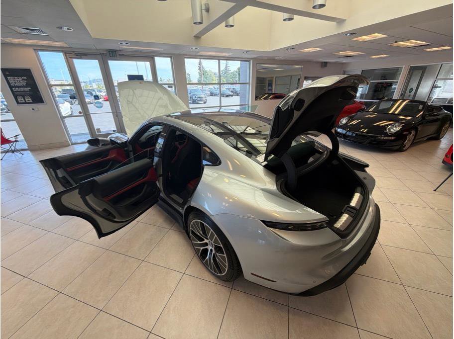 Used 2023 Porsche Taycan 4S w/ Premium Package AWD/4WD image 36