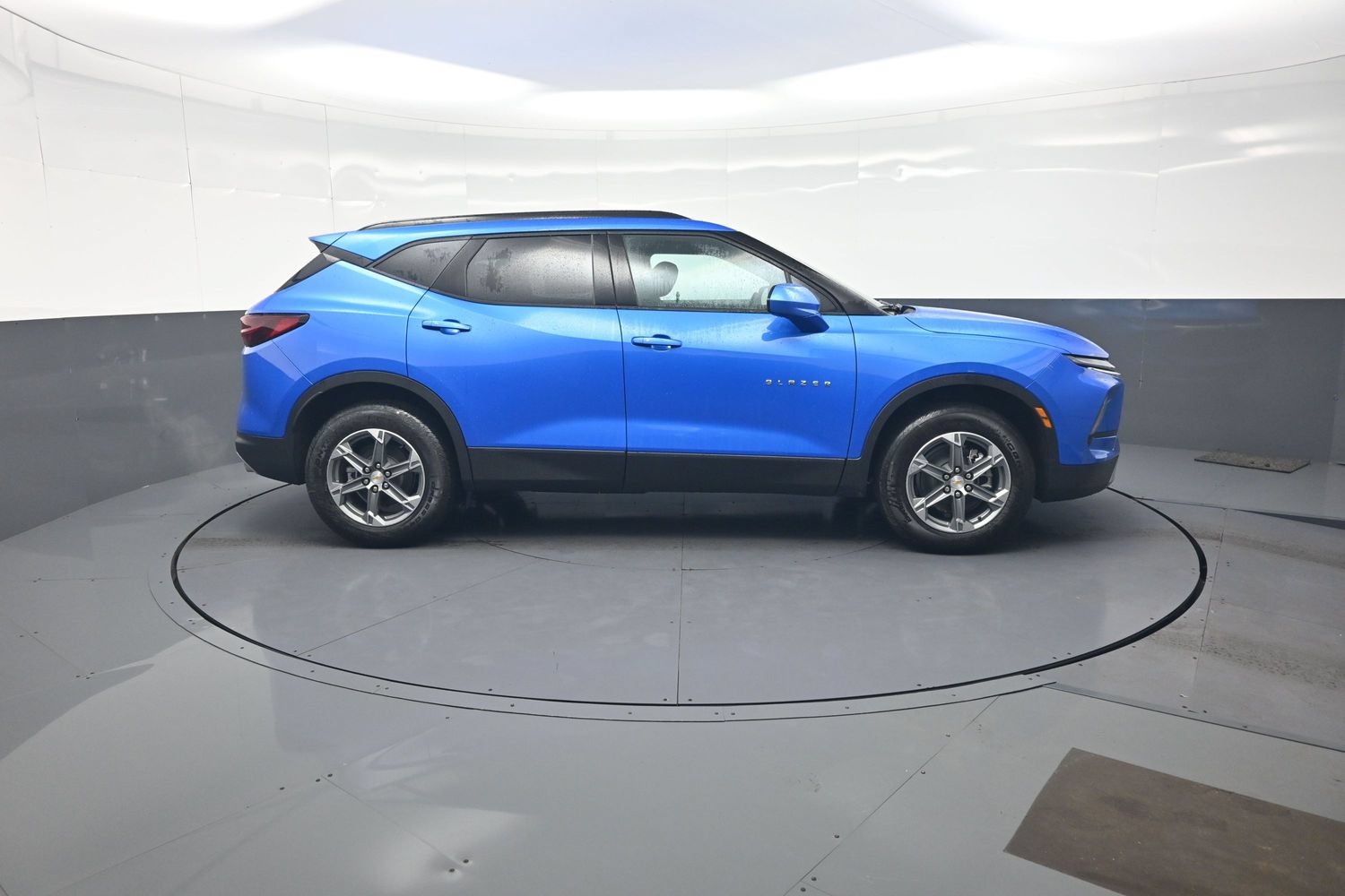 New 2026 Chevrolet Blazer LT w/ Convenience Package AWD/4WD image 2