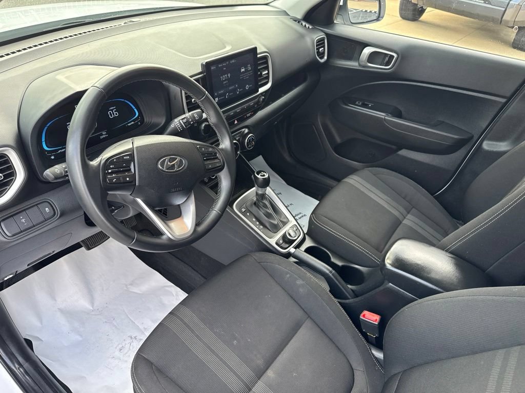 Used 2026 Hyundai Venue SEL FWD image 13