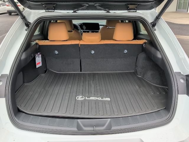 New 2026 Lexus UX 300h AWD image 32