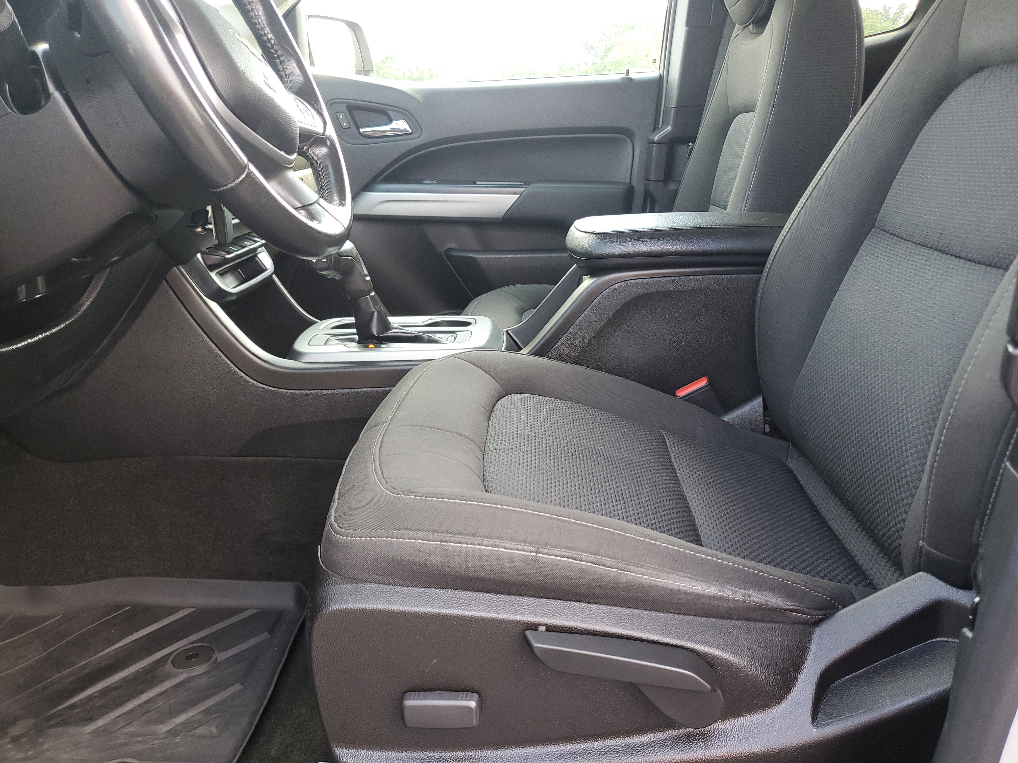 Used 2017 Chevrolet Colorado LT w/ LT Convenience Package RWD image 16