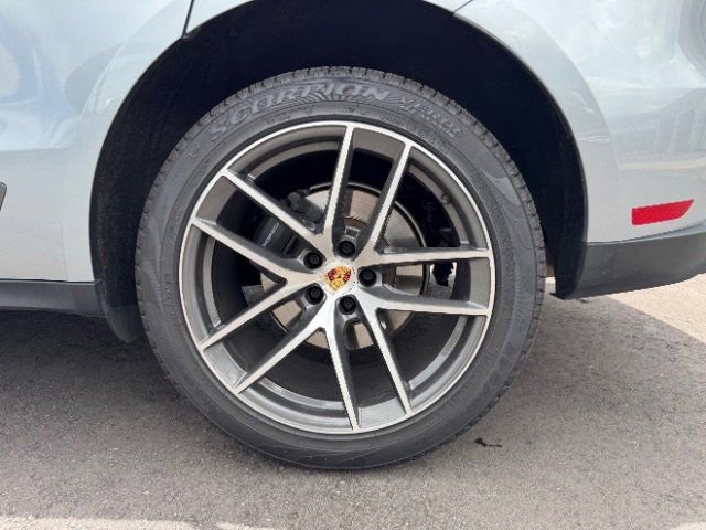 Used 2024 Porsche Macan Turbo AWD/4WD image 53