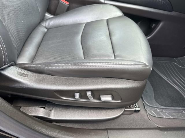 Used 2022 Cadillac XT6 Premium Luxury w/ Technology Package image 16