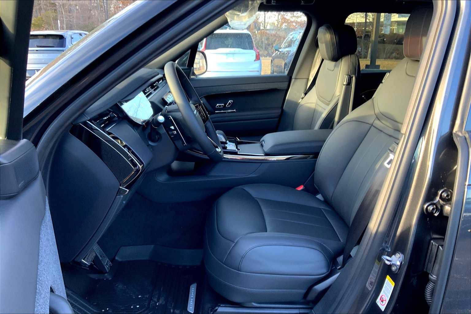 New 2025 Land Rover Range Rover Sport Dynamic SE image 13