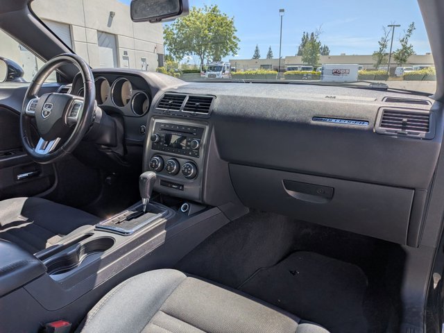 Used 2014 Dodge Challenger R/T RWD image 18