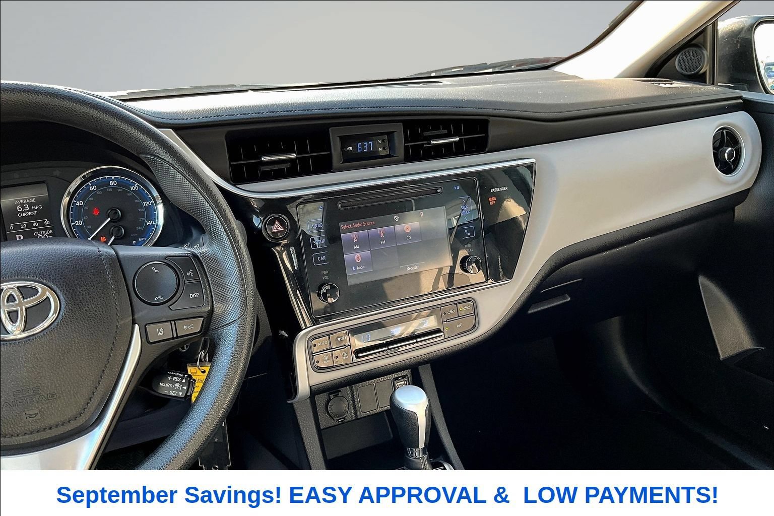Used 2017 Toyota Corolla LE FWD image 8