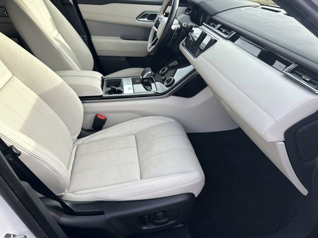 Used 2023 Land Rover Range Rover Velar R-Dynamic S image 17