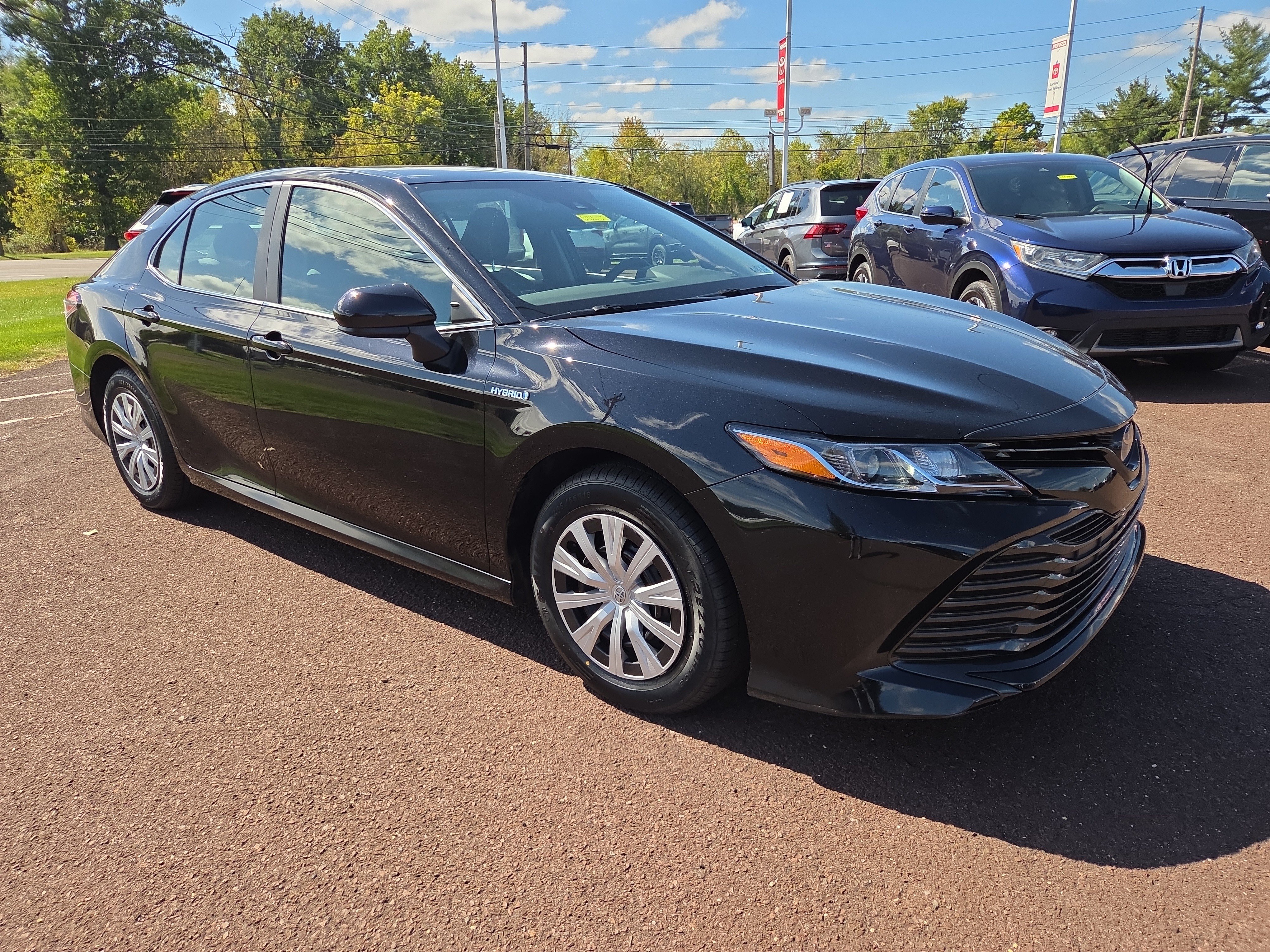 Used 2020 Toyota Camry LE FWD image 1
