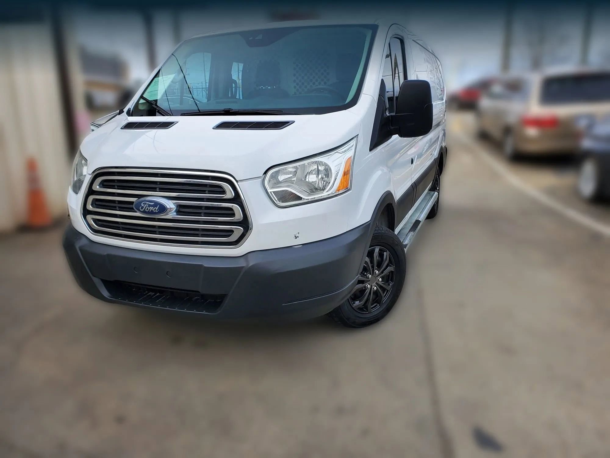 Used 2016 Ford Transit 250 130 Low Roof w/ Exterior Upgrade Package image 4