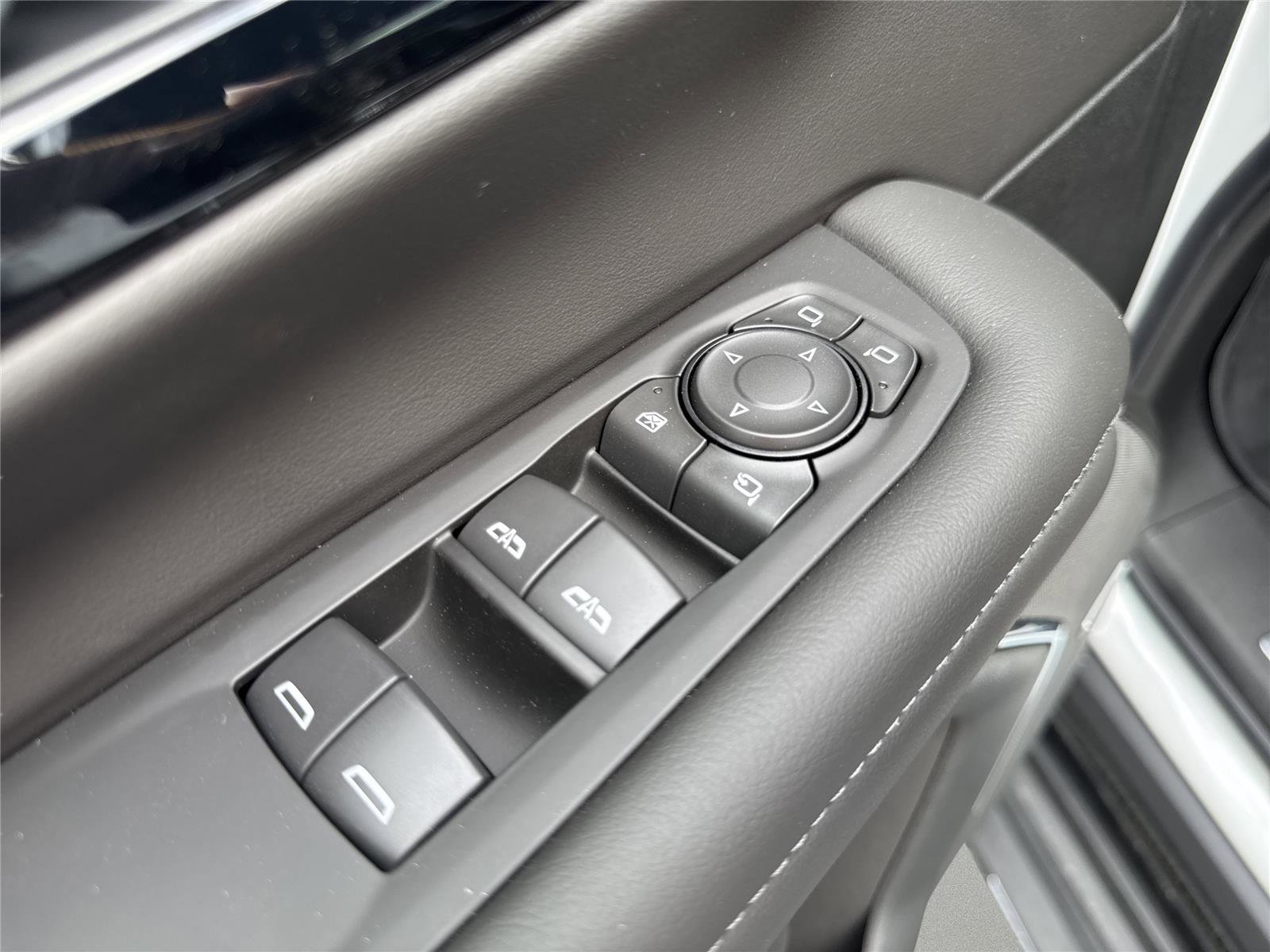 New 2026 Chevrolet Suburban LT w/ Comfort Package RWD image 24