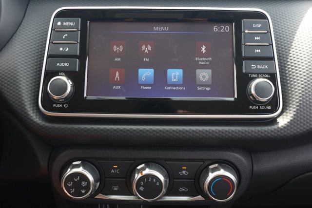 New 2025 Nissan Kicks Play S image 29