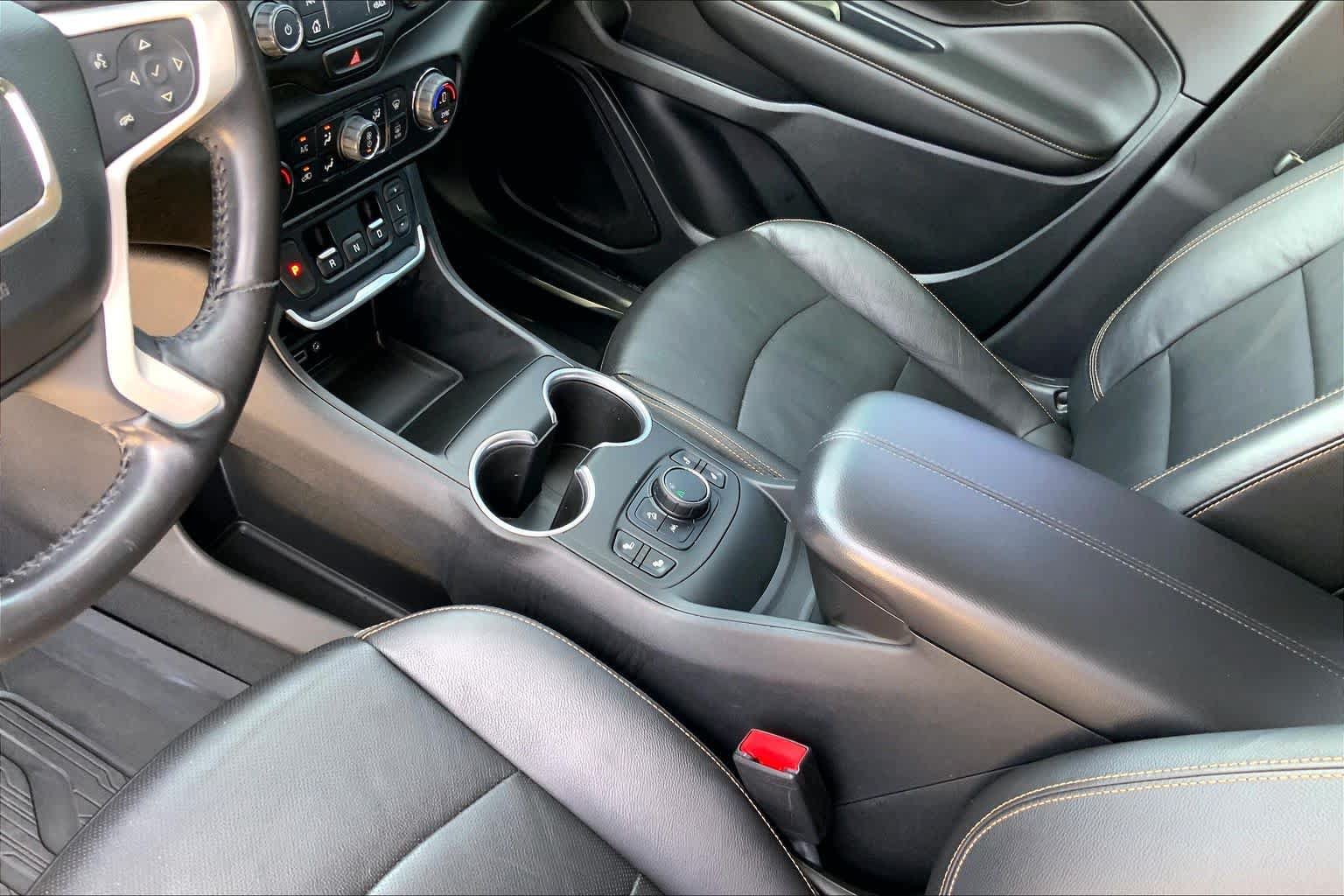 Used 2021 GMC Terrain SLT w/ Elevation Edition FWD image 16