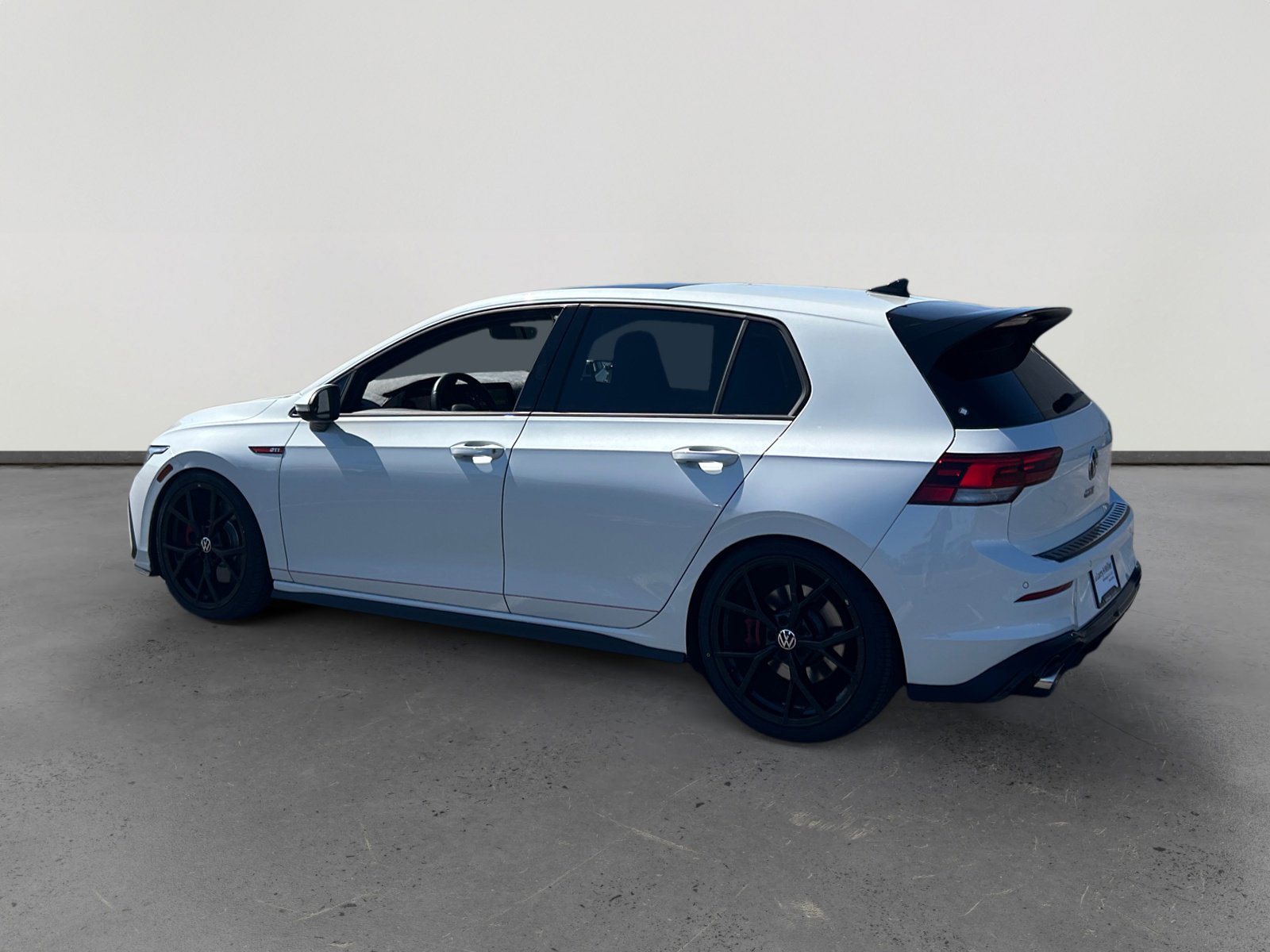 Used 2024 Volkswagen GTI SE FWD image 3