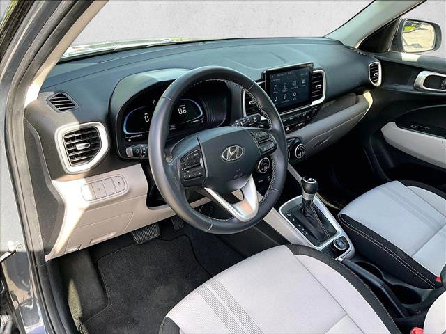 Used 2024 Hyundai Venue SEL FWD image 14