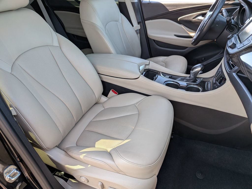 Used 2020 Buick Envision Essence FWD image 27