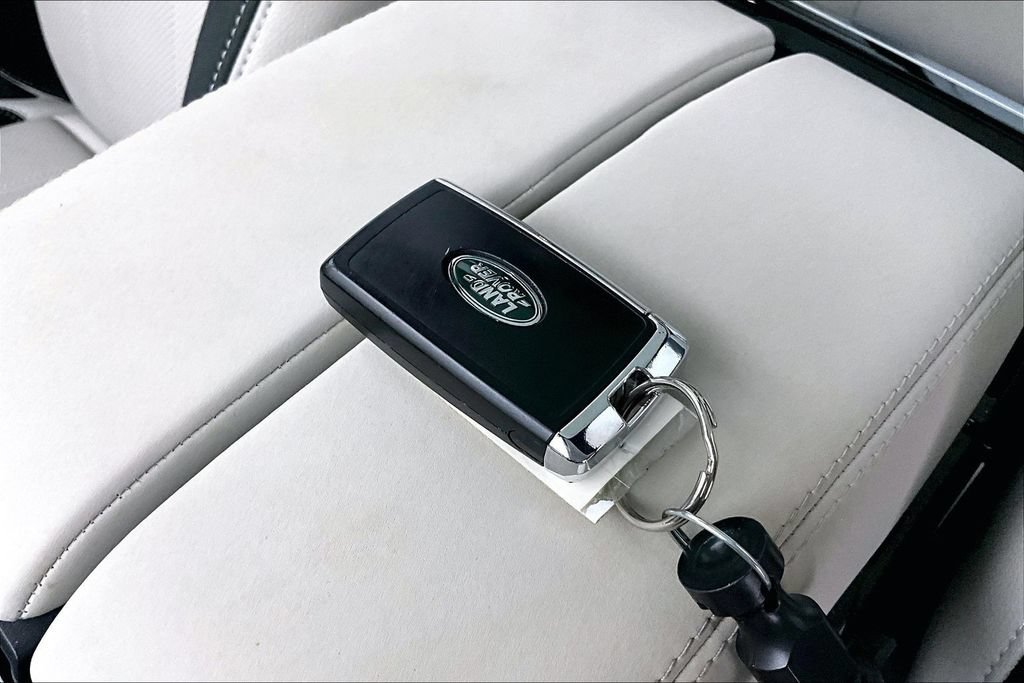 Used 2022 Land Rover Range Rover Velar R-Dynamic S AWD/4WD image 11