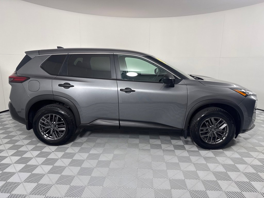 Used 2023 Nissan Rogue S image 4