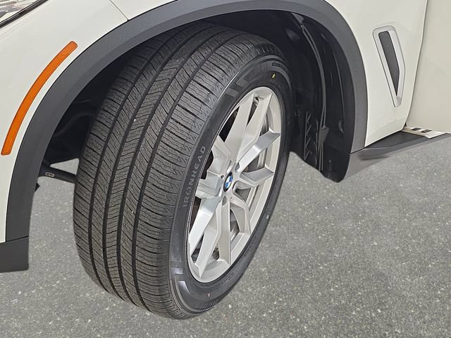 Used 2021 BMW X5 xDrive40i w/ Convenience Package AWD/4WD image 32