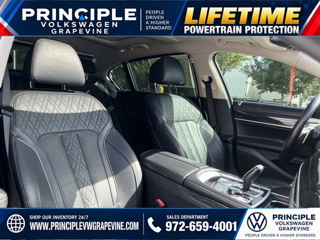 Used 2021 BMW 740i w/ Premium Package RWD image 27