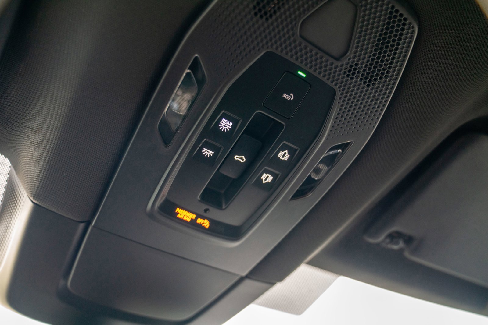 Certified 2025 Porsche Macan 4 Electric image 23