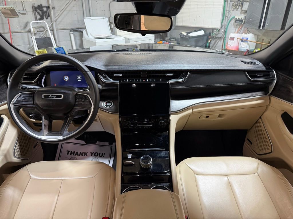 Certified 2023 Jeep Grand Cherokee Limited image 15