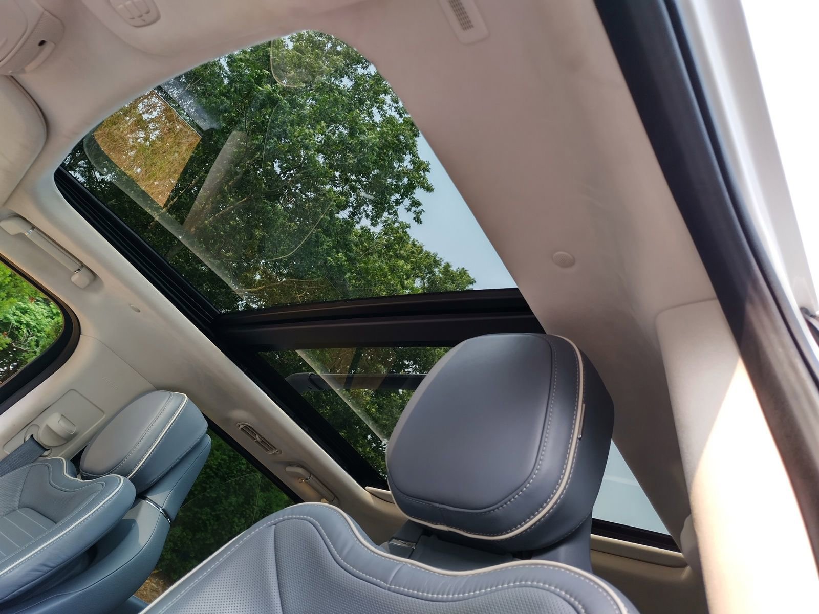 Used 2021 Lincoln Navigator Black Label w/ Cargo Convenience Package image 9