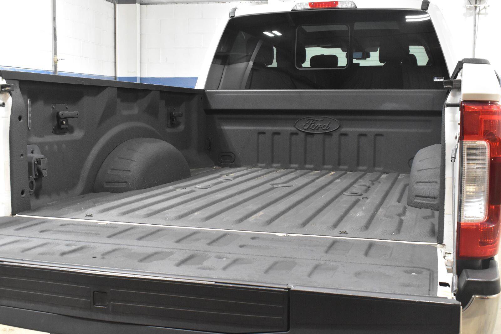Used 2017 Ford F250 Lariat w/ Lariat Ultimate Package AWD/4WD image 27