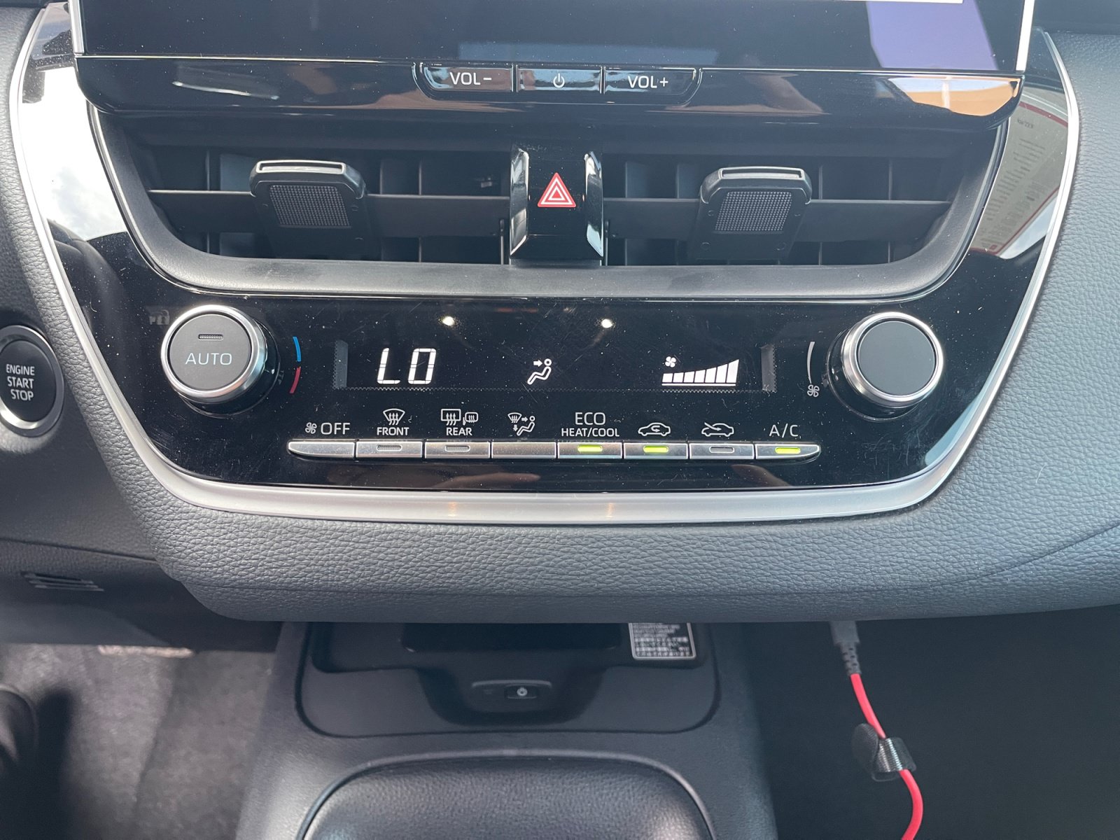 Certified 2026 Toyota Corolla SE w/ SE Package FWD image 11