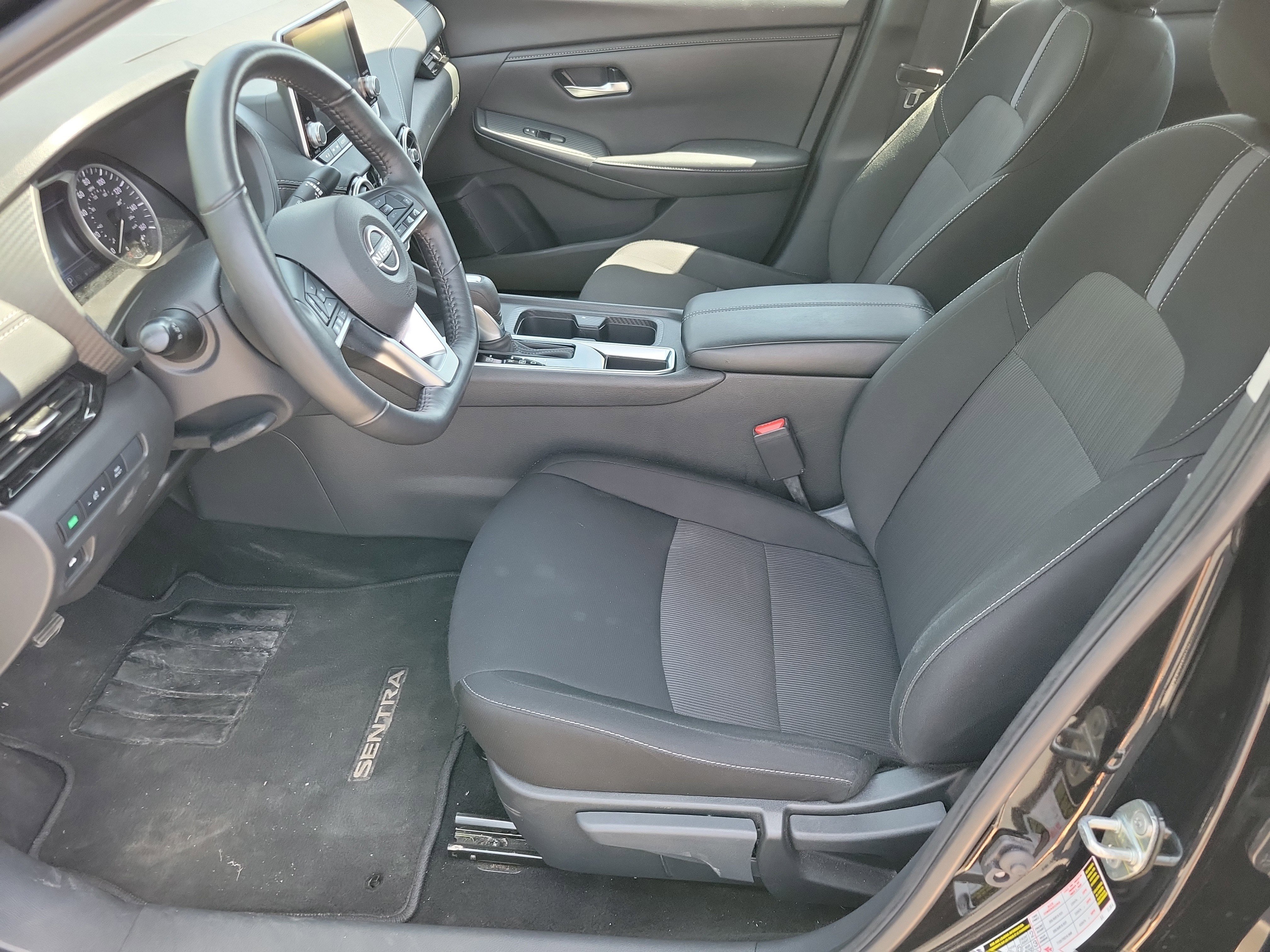 Used 2025 Nissan Sentra SV w/ All-Weather Package FWD image 4