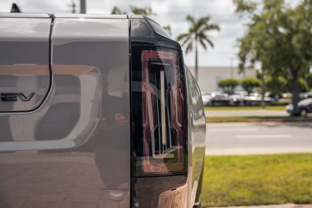Used 2025 GMC Hummer EV 3X AWD/4WD image 12