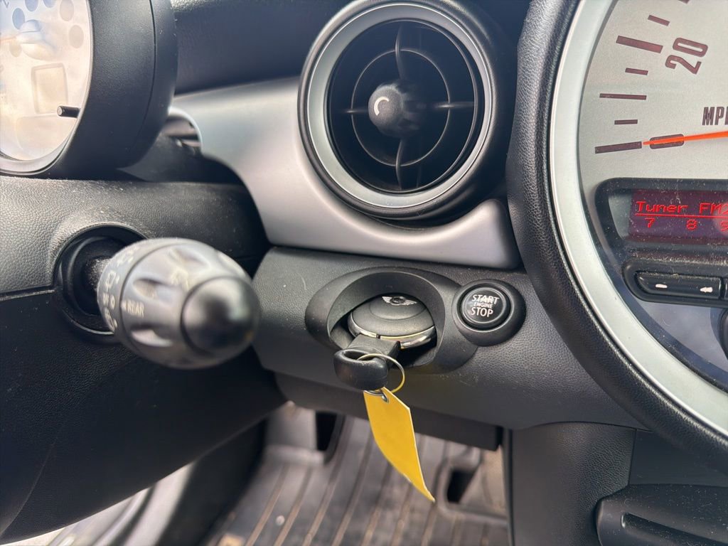 Used 2011 MINI Cooper Hardtop FWD image 23