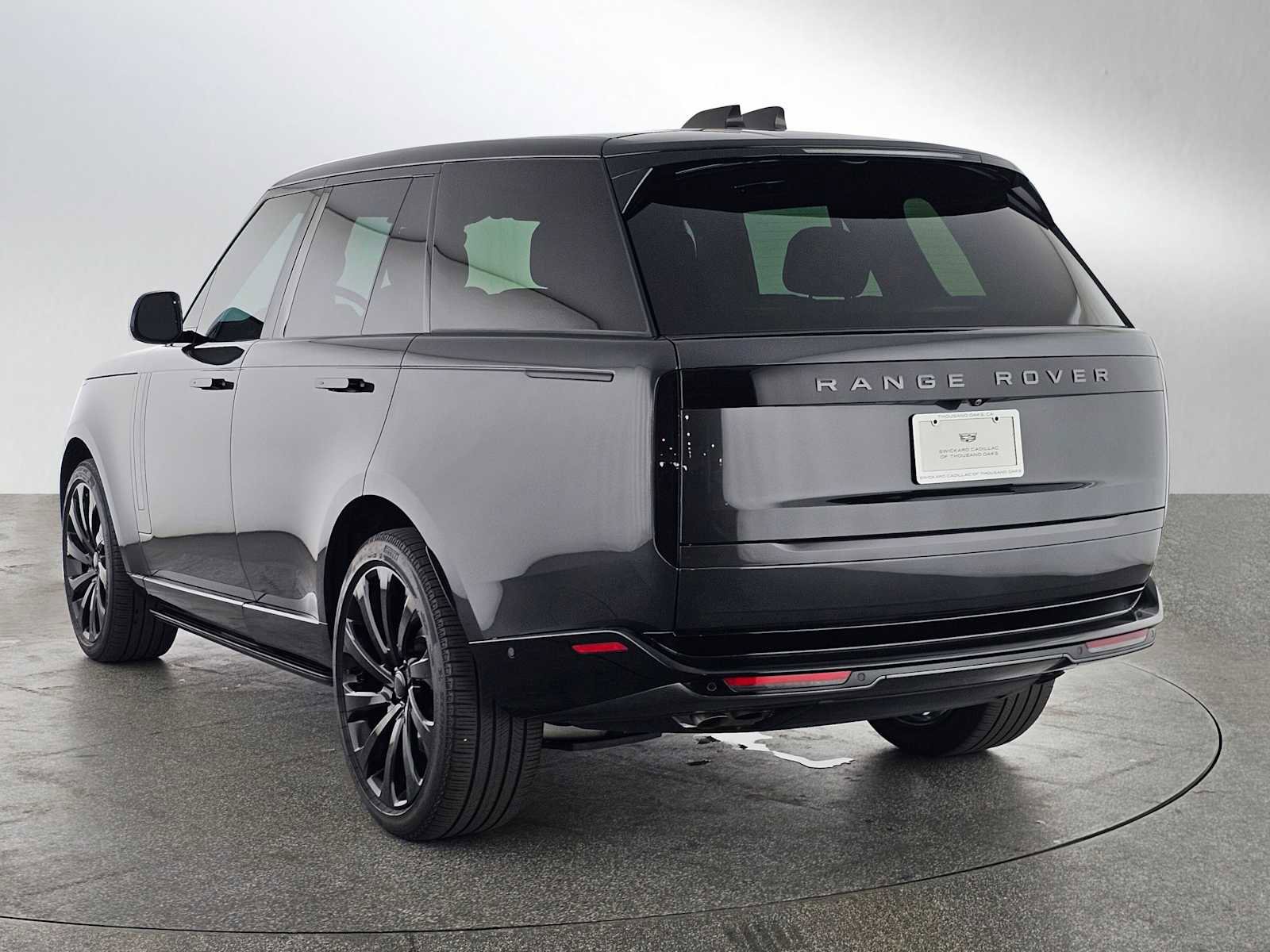 Used 2025 Land Rover Range Rover SE AWD/4WD image 5