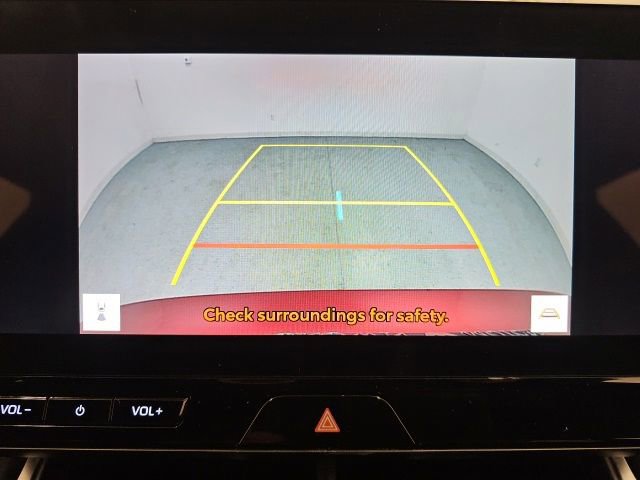 Certified 2024 Toyota Venza XLE image 29