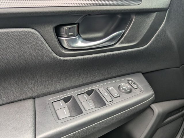 Used 2025 Honda CR-V EX image 13