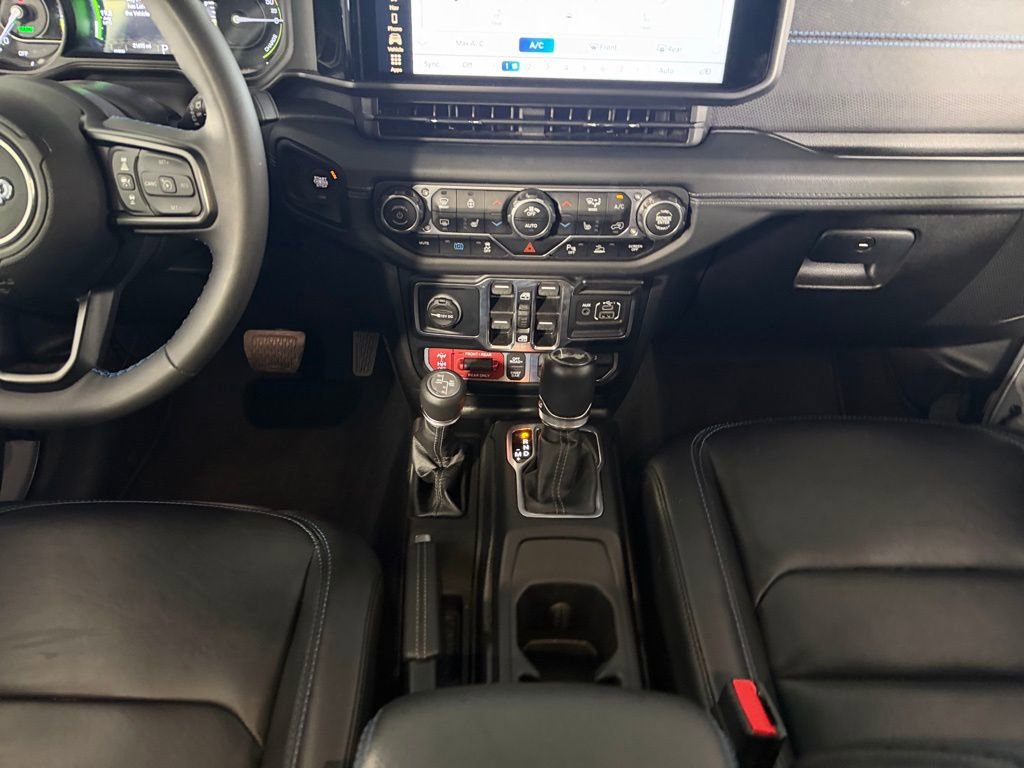 Used 2024 Jeep Wrangler Unlimited Rubicon 4xe image 16