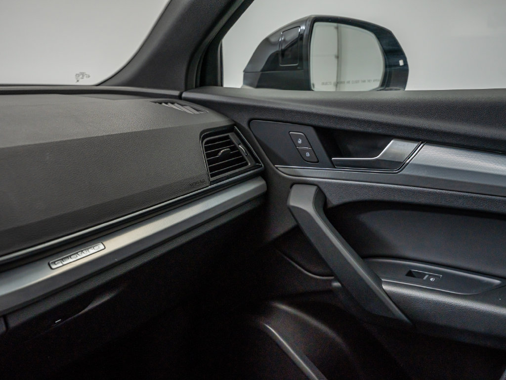Used 2024 Audi Q5 2.0T Premium w/ Summer of Audi Package AWD/4WD image 40