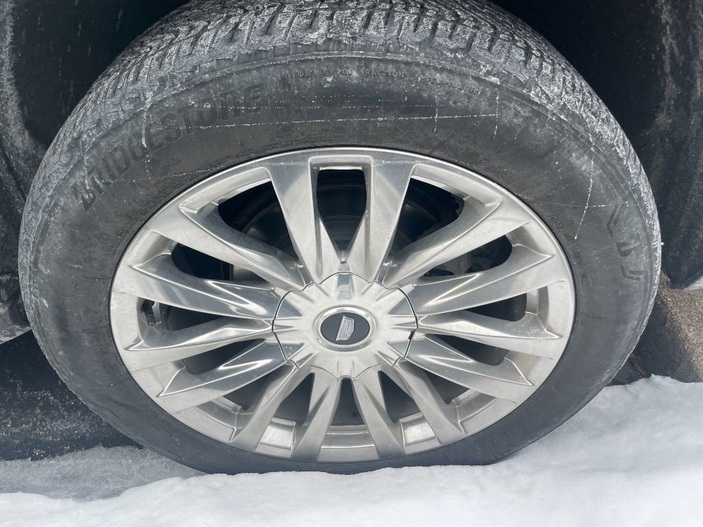 Used 2023 Cadillac Escalade Premium Luxury image 8