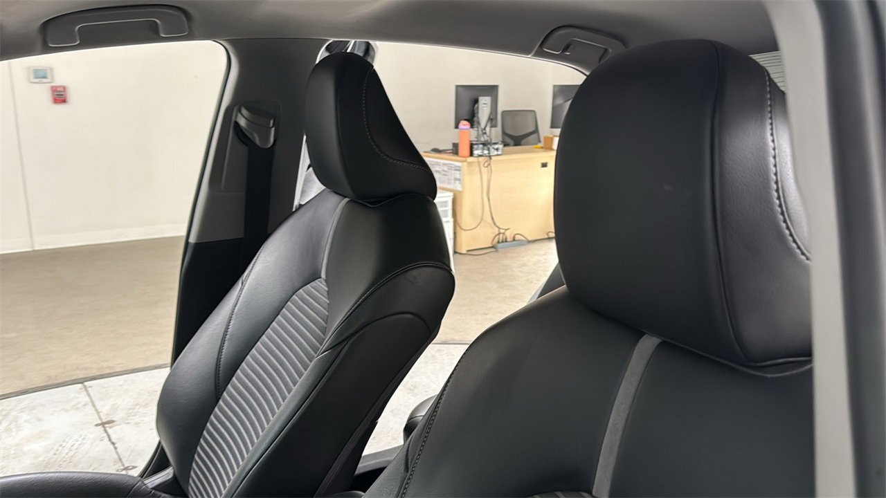 Certified 2022 Toyota Camry SE image 21