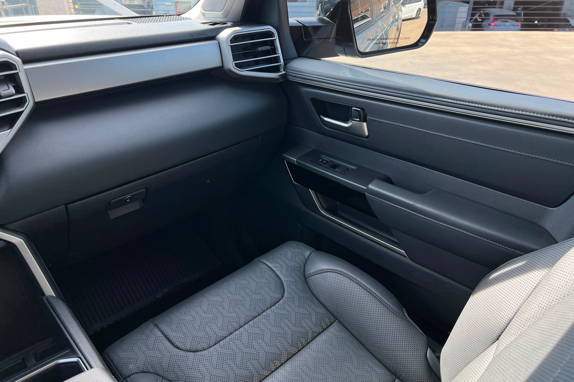 Used 2024 Toyota Tundra Limited AWD/4WD image 11