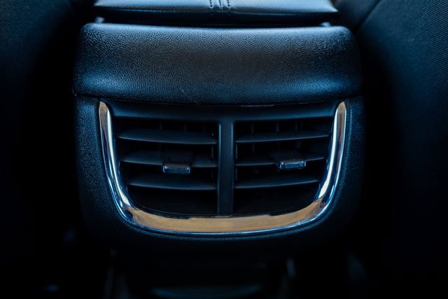 Used 2021 Chevrolet Malibu LT FWD image 27