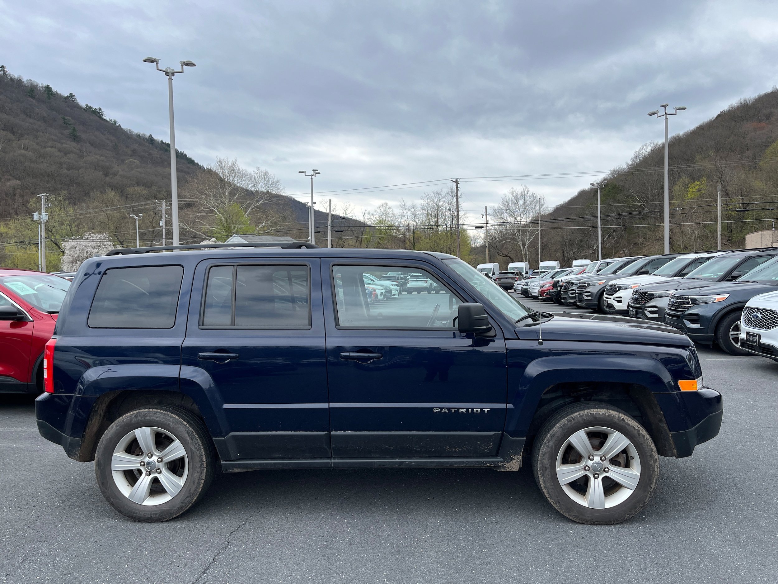 Used 2017 Jeep Patriot Latitude image 4