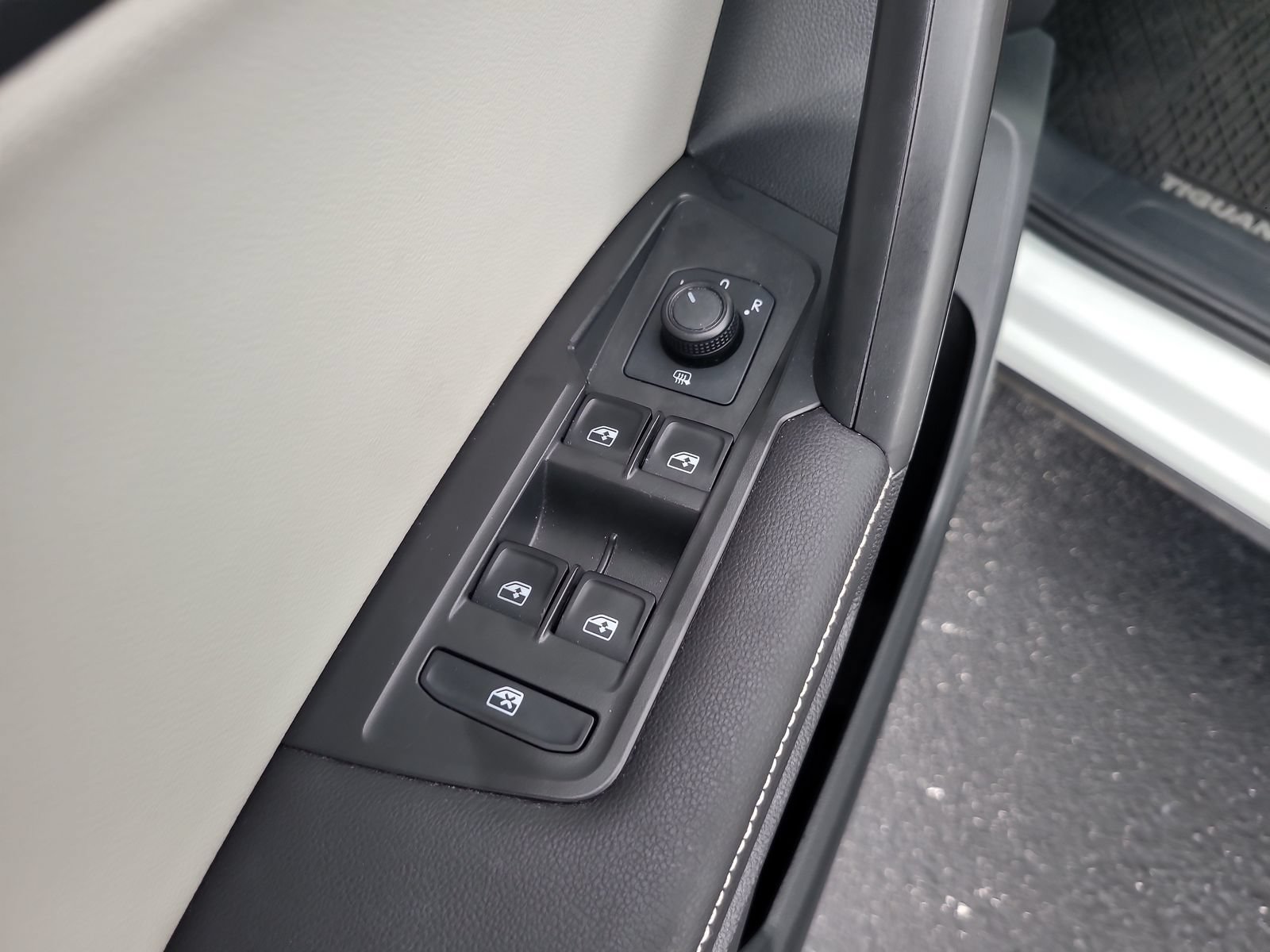 Used 2023 Volkswagen Tiguan S FWD image 15